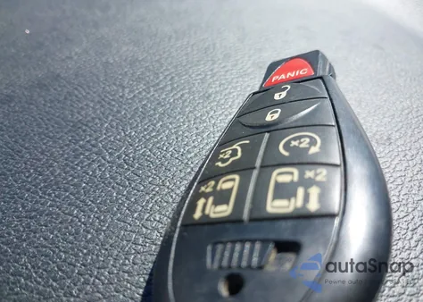 2013 Chrysler Town & Country Touring-L z USA, uszkodzony, nr VIN 2C4RC1CG1DR801836